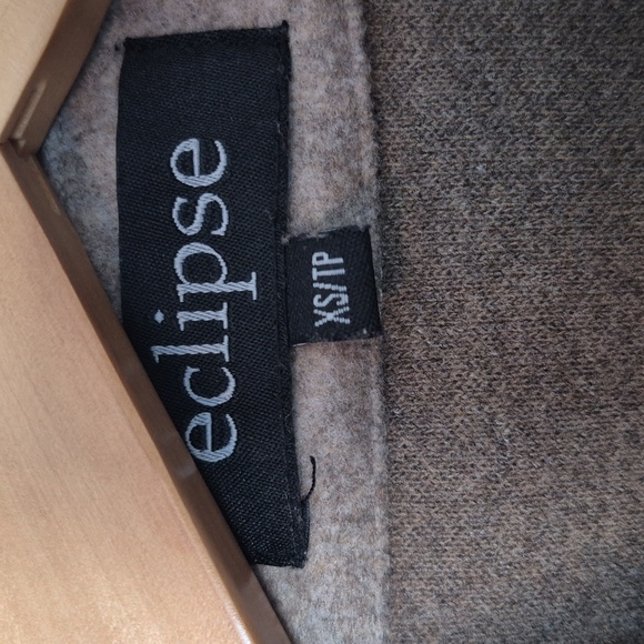 Women's Shacket - Picture 2 of 7